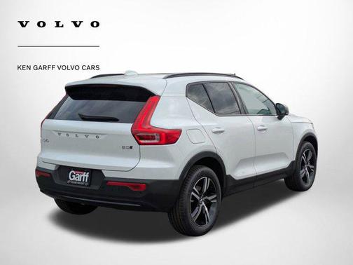 2026 Volvo XC40 B5 Core