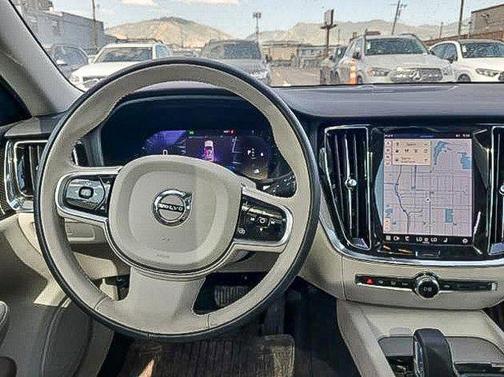 2024 Volvo V60 Cross Country B5 Plus
