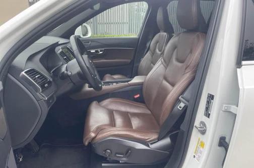 Crystal White Metallic 2023 Volvo XC90 B6 Ultimate 7-Seater