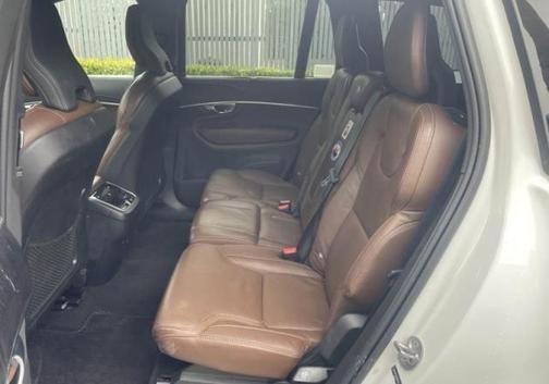 Crystal White Metallic 2023 Volvo XC90 B6 Ultimate 7-Seater