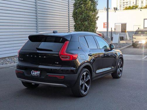 2019 Volvo XC40 T5 Momentum