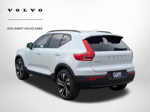 2026 Volvo XC40 B5 Ultra