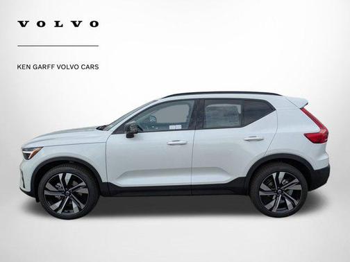 2026 Volvo XC40 B5 Ultra