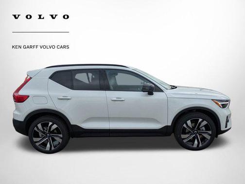 2026 Volvo XC40 B5 Ultra