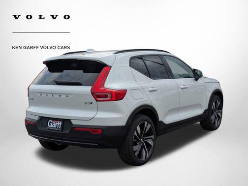 2026 Volvo XC40 B5 Ultra