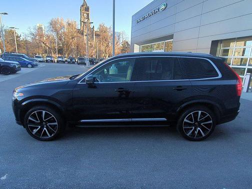 2023 Volvo XC90 B5 Plus