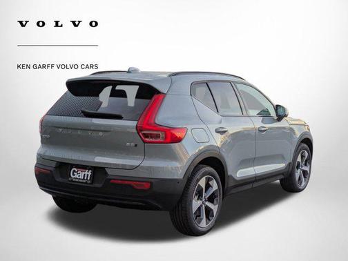 2026 Volvo XC40 B5 Plus