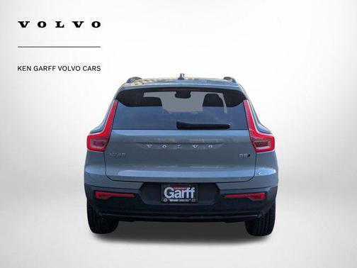 2026 Volvo XC40 B5 Plus