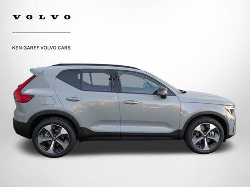 2026 Volvo XC40 B5 Plus