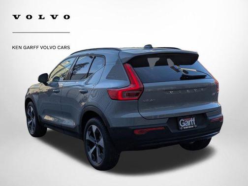 2026 Volvo XC40 B5 Plus