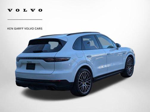 2023 Porsche Cayenne E-Hybrid S