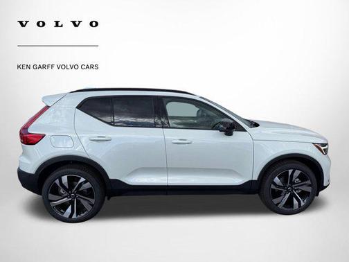 2026 Volvo XC40 B5 Ultra