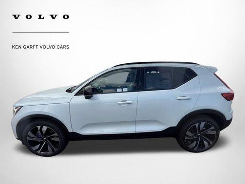2026 Volvo XC40 B5 Ultra