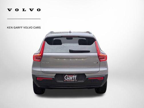 2026 Volvo XC40 B5 Ultra