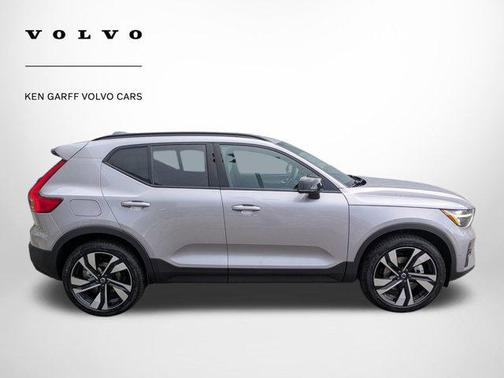 2026 Volvo XC40 B5 Ultra