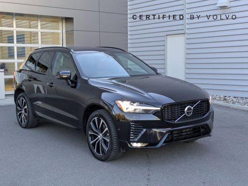 2023 Volvo XC60 B5 Plus Dark Theme