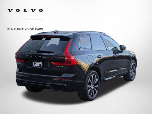 2023 Volvo XC60 B5 Plus Dark Theme