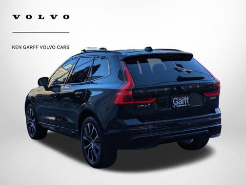 2023 Volvo XC60 B5 Plus Dark Theme