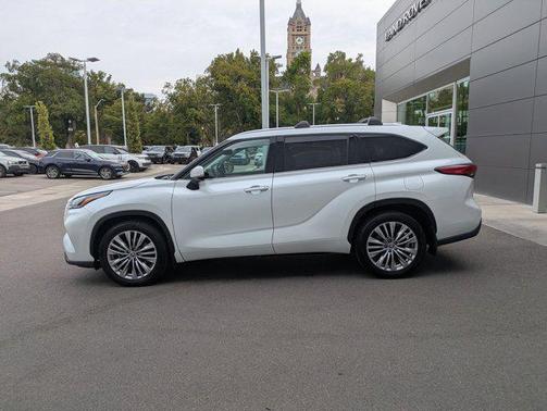 2023 Toyota Highlander Platinum