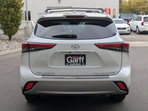 2023 Toyota Highlander Platinum