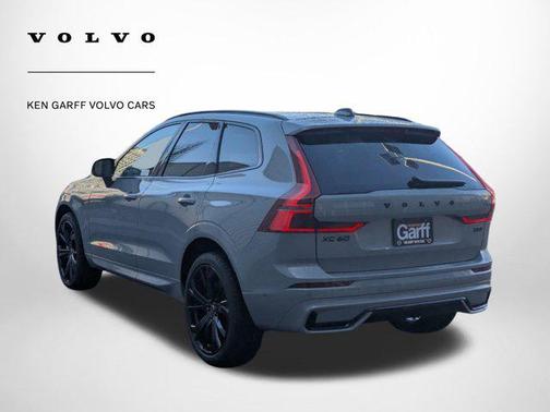 2026 Volvo XC60 B5 Ultra Black Edition