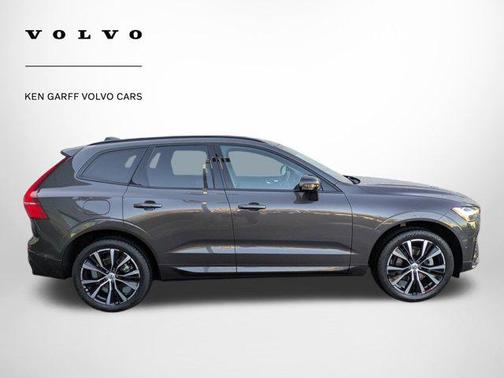 2023 Volvo XC60 B5 Plus Dark Theme