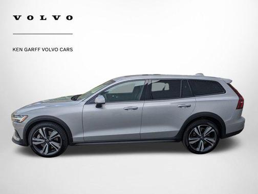2025 Volvo V60 Cross Country Plus, B5 AWD Gas (mild hybrid)