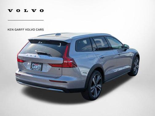 2026 Volvo V60 Cross Country B5 Plus