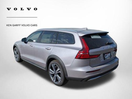 2026 Volvo V60 Cross Country B5 Plus
