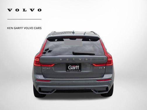 2023 Volvo XC60 B6 Ultimate Dark Theme