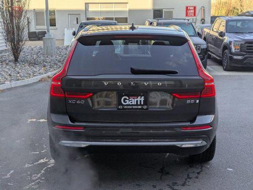 2023 Volvo XC60 B5 Ultimate Bright Theme
