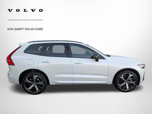 2024 Volvo XC60 Recharge Plug-In Hybrid T8 Ultimate Dark Theme