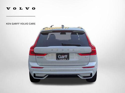 2024 Volvo XC60 Recharge Plug-In Hybrid T8 Ultimate Dark Theme
