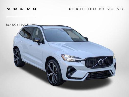 2024 Volvo XC60 Recharge Plug-In Hybrid T8 Ultimate Dark Theme