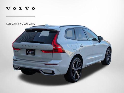 2024 Volvo XC60 Recharge Plug-In Hybrid T8 Ultimate Dark Theme