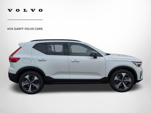 2026 Volvo XC40 B5 Plus