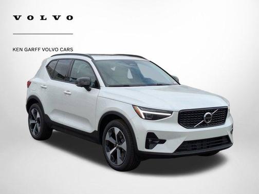 2026 Volvo XC40 B5 Plus