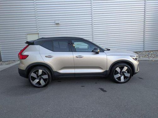 2024 Volvo XC40 Recharge Pure Electric Twin Plus