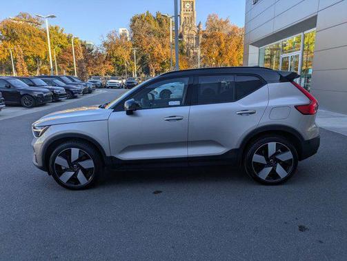 2024 Volvo XC40 Recharge Pure Electric Twin Plus