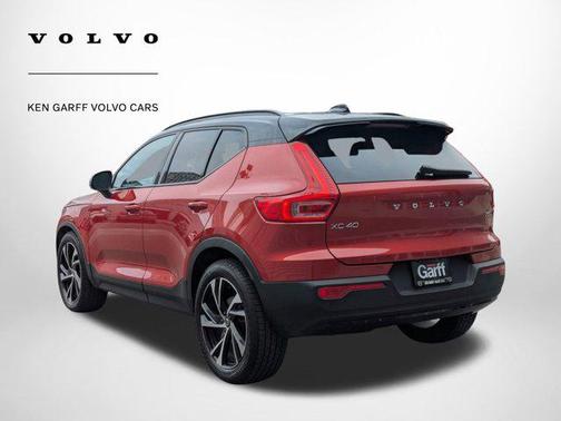 2022 Volvo XC40 T5 R-Design