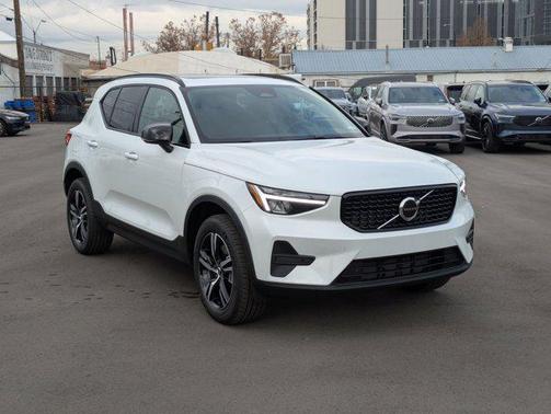 2026 Volvo XC40 B5 Core