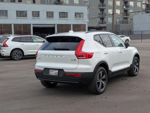 2026 Volvo XC40 B5 Core