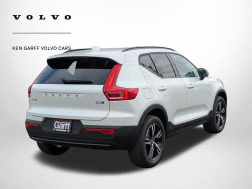 2026 Volvo XC40 B5 Core