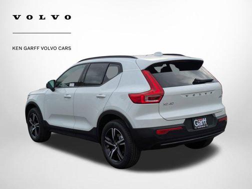 2026 Volvo XC40 B5 Core
