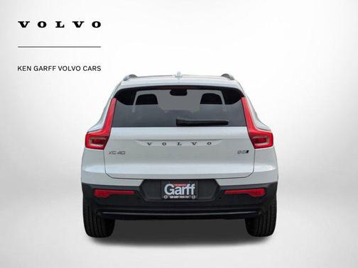 2026 Volvo XC40 B5 Core