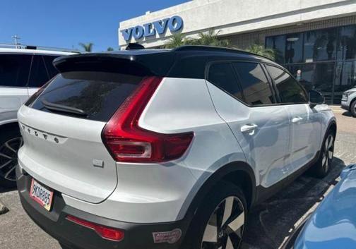Crystal White Metallic 2023 Volvo XC40 Recharge Pure Electric Twin Ultimate