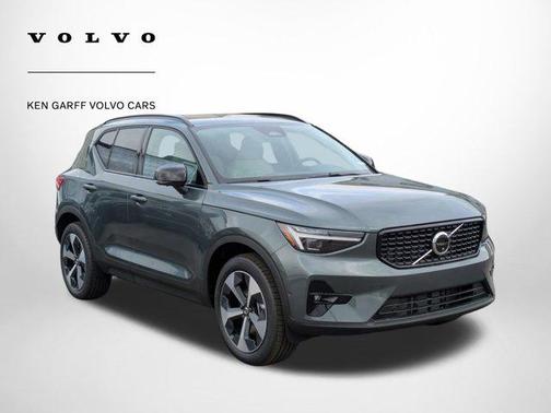 2026 Volvo XC40 B5 Plus