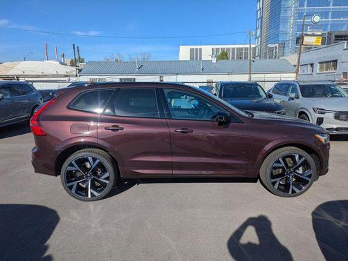 Mulberry Metallic 2026 Volvo XC60 B5 Ultra