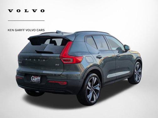 2026 Volvo XC40 B5 Ultra