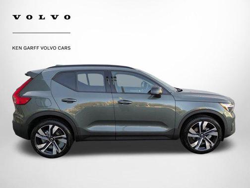 2026 Volvo XC40 B5 Ultra